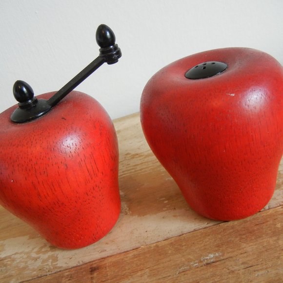 Vintage Retro Wooden Red Apple Salt Shaker and Pepper Grinder Set - Home Decor. - Picture 9 of 9